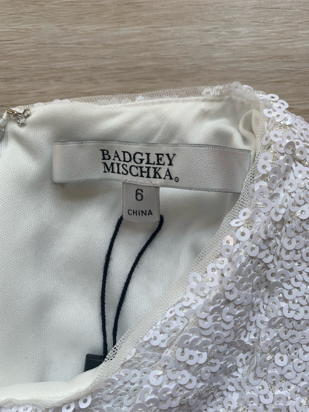 Badgley Mischka Sequined Mesh Gown White NWT Size 6 & 8 - Picture 5 of 11